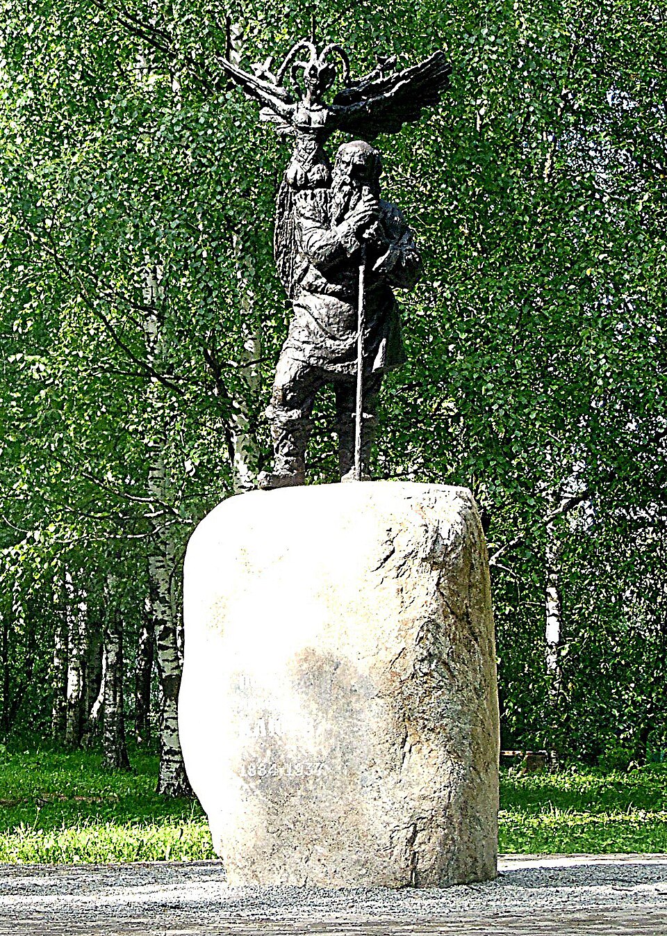 Красная горка и памятник Николаю Клюеву